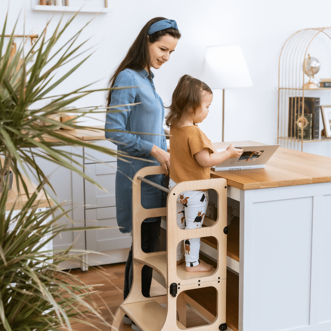 Adjustable height feature of the STEP'n'SIT® learning tower
