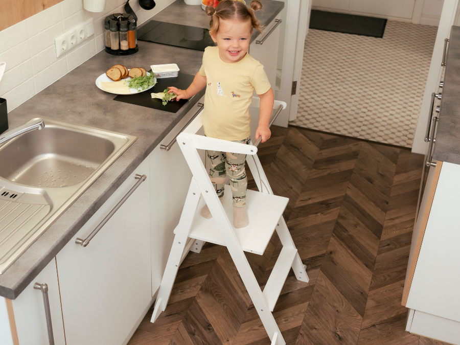 Meet foldable helper tower STEP'n'FOLD®.