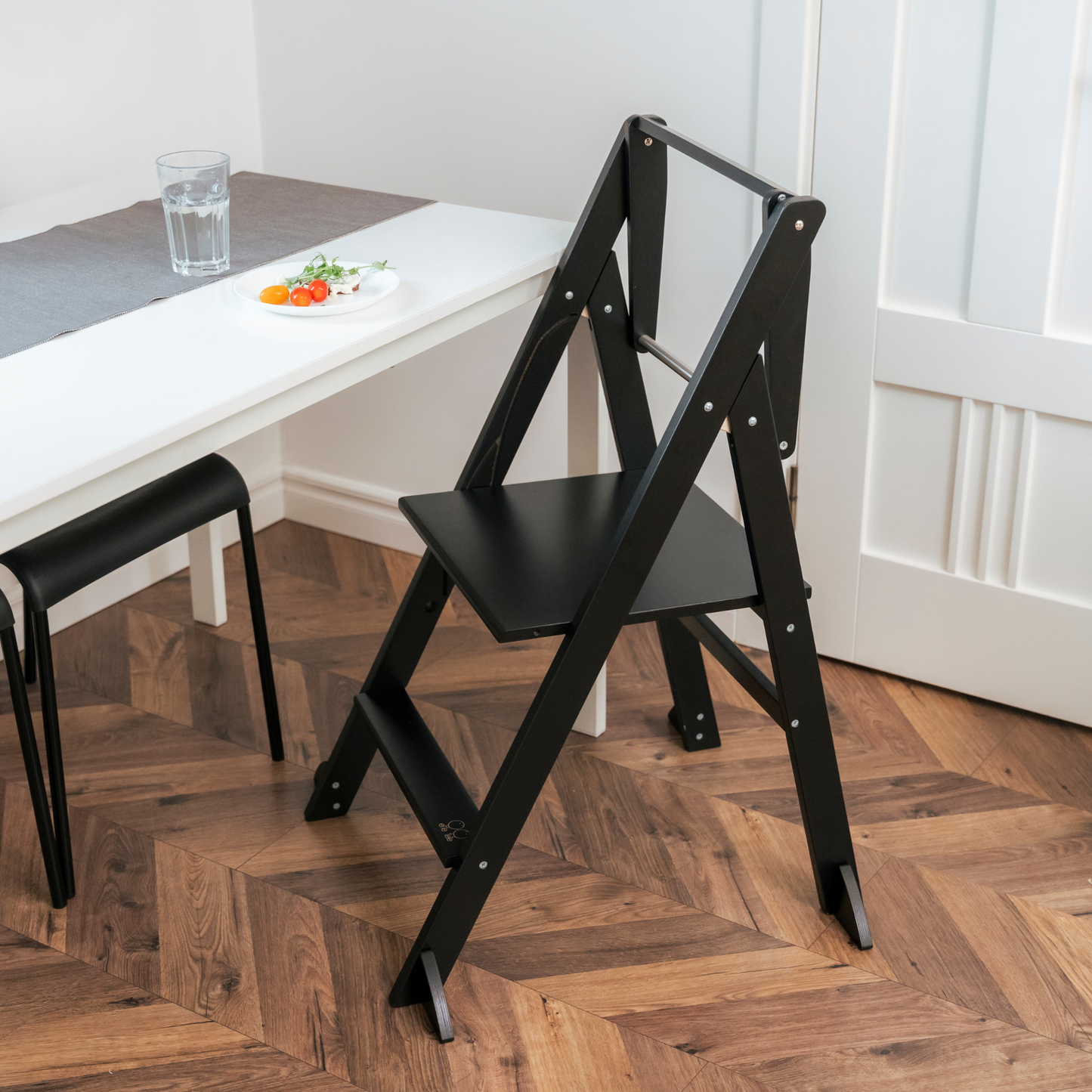 STEP'n'FOLD • Foldable helper tower with adjustable height