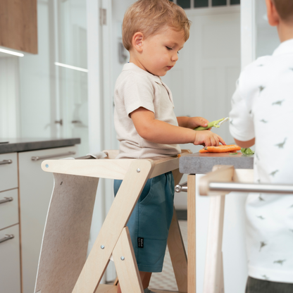 STEP'n'FOLD • Foldable helper tower with adjustable height