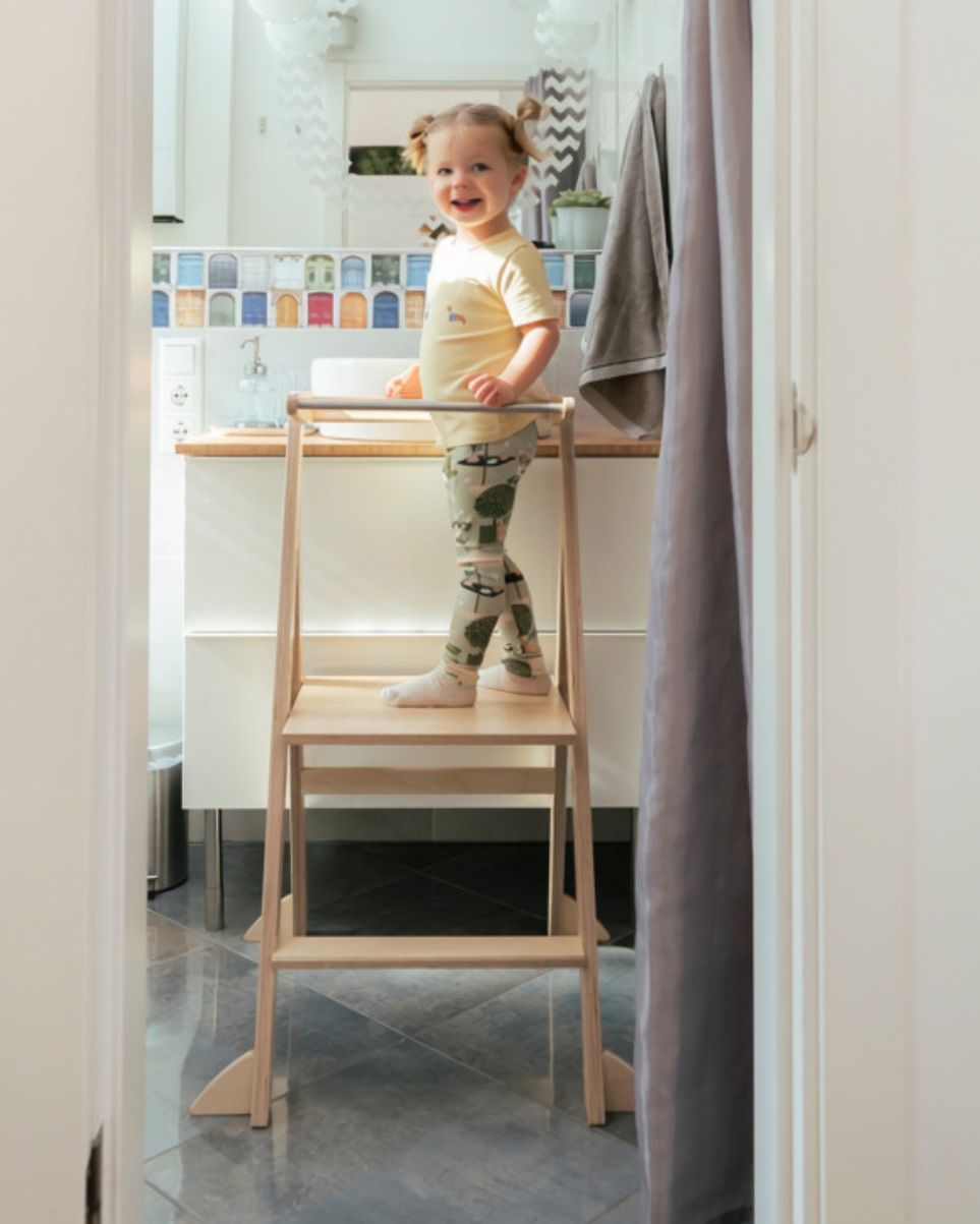 Meet foldable helper tower STEP'n'FOLD®.