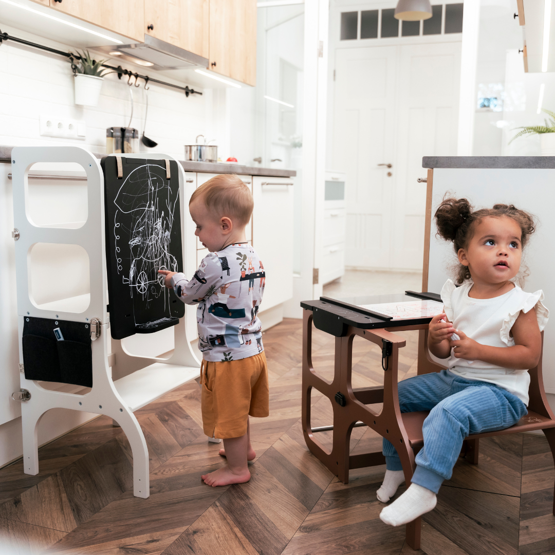 Tavola da Disegno Doppia Faccia • Accessorio per Torri Montessori e Giochi da Arrampicata