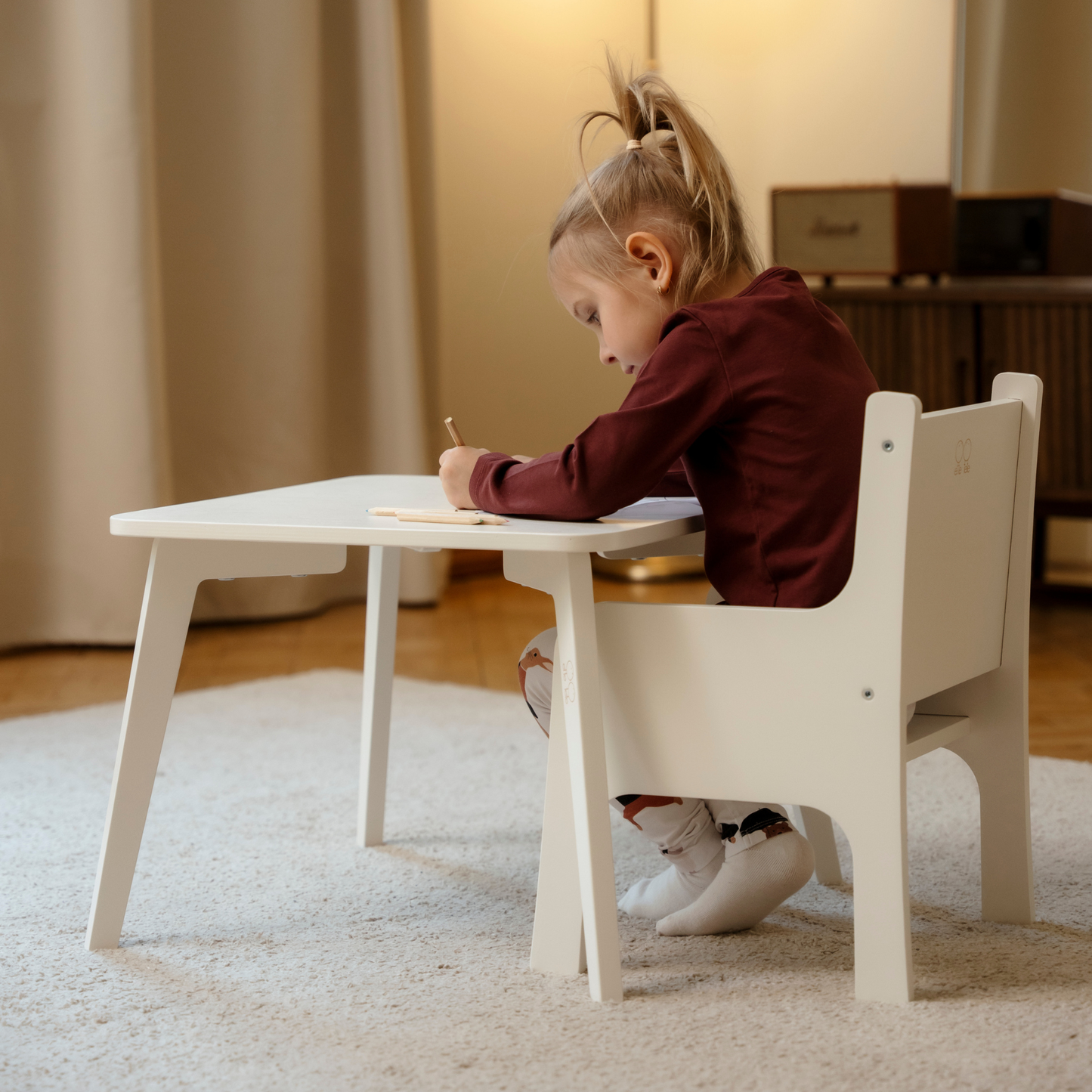 TULLA • Bērnu galds ar diviem augstumiem